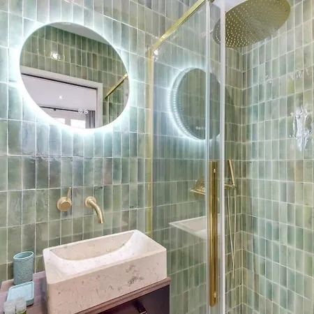 Luxueuse Maisonnette Au Coeur De Batignolles 17eme 펜션 *
