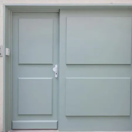 Luxueuse Maisonnette Au Coeur De Batignolles 17eme 펜션