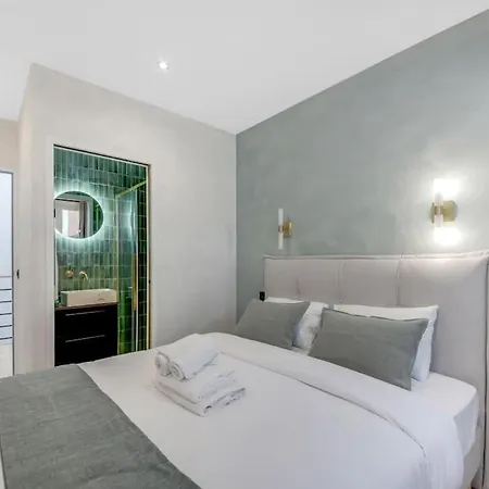 Luxueuse Maisonnette Au Coeur De Batignolles 17eme 펜션 파리