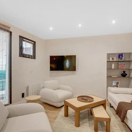 Luxueuse Maisonnette Au Coeur De Batignolles 17eme 펜션 *