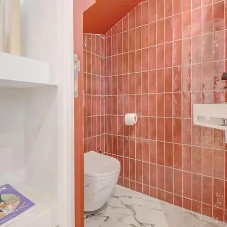 펜션 Luxueuse Maisonnette Au Coeur De Batignolles 17eme 파리