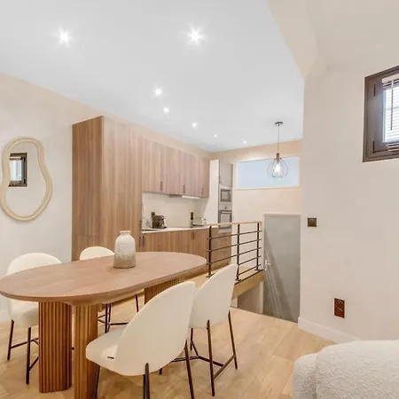 Luxueuse Maisonnette Au Coeur De Batignolles 17eme * 파리