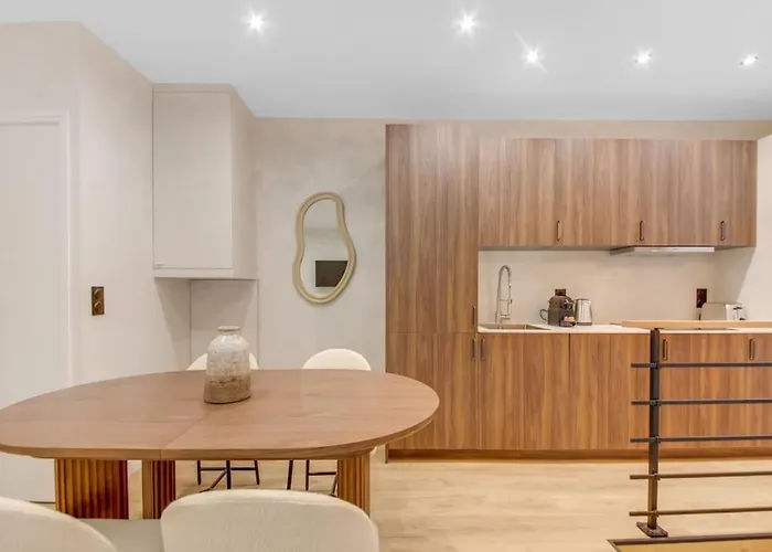 Ferienhaus Luxueuse Maisonnette Au Coeur De Batignolles 17eme Paris