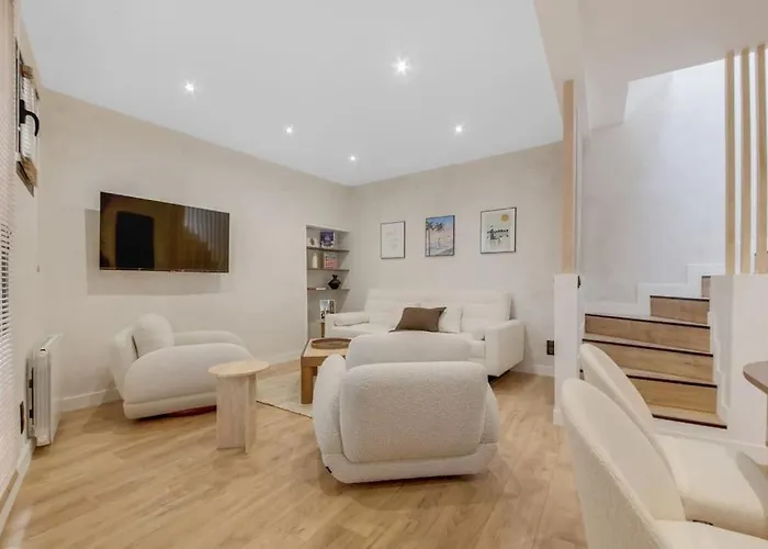 Luxueuse Maisonnette Au Coeur De Batignolles 17eme Ferienhaus *